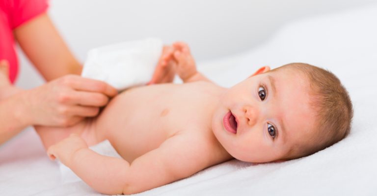 neonato-arrossamento-pannolino-bioderm-biogesan-baby-farmoderm
